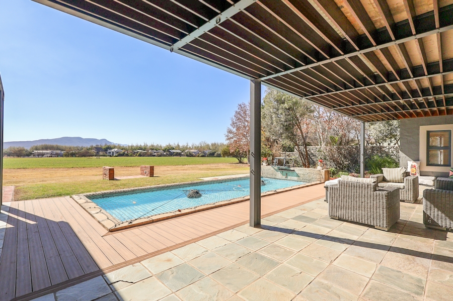 5 Bedroom Property for Sale in The Coves North West